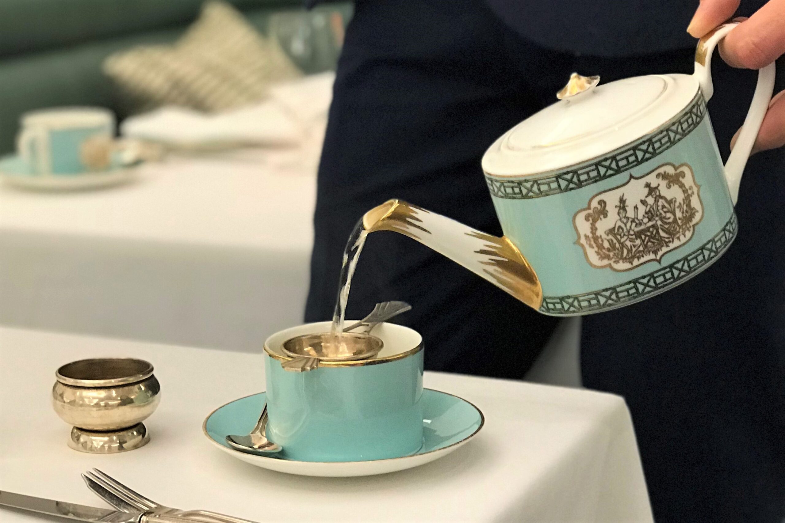 イギリスの紅茶を巡る旅】フォートナム&メイソンのアフタヌーンティー